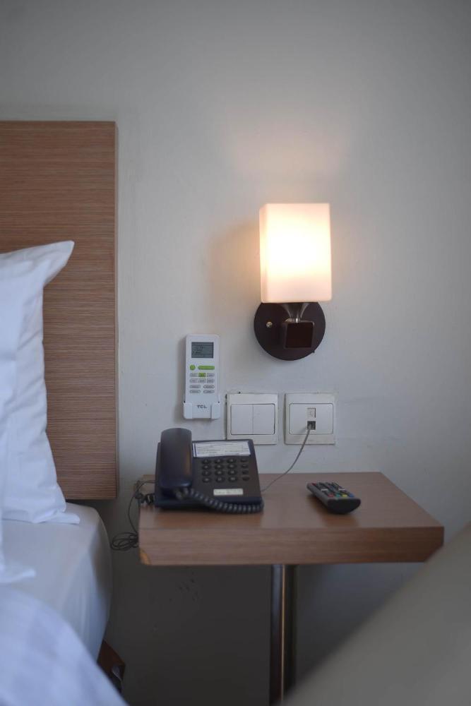 Noola Hotel Cilacap Buitenkant foto