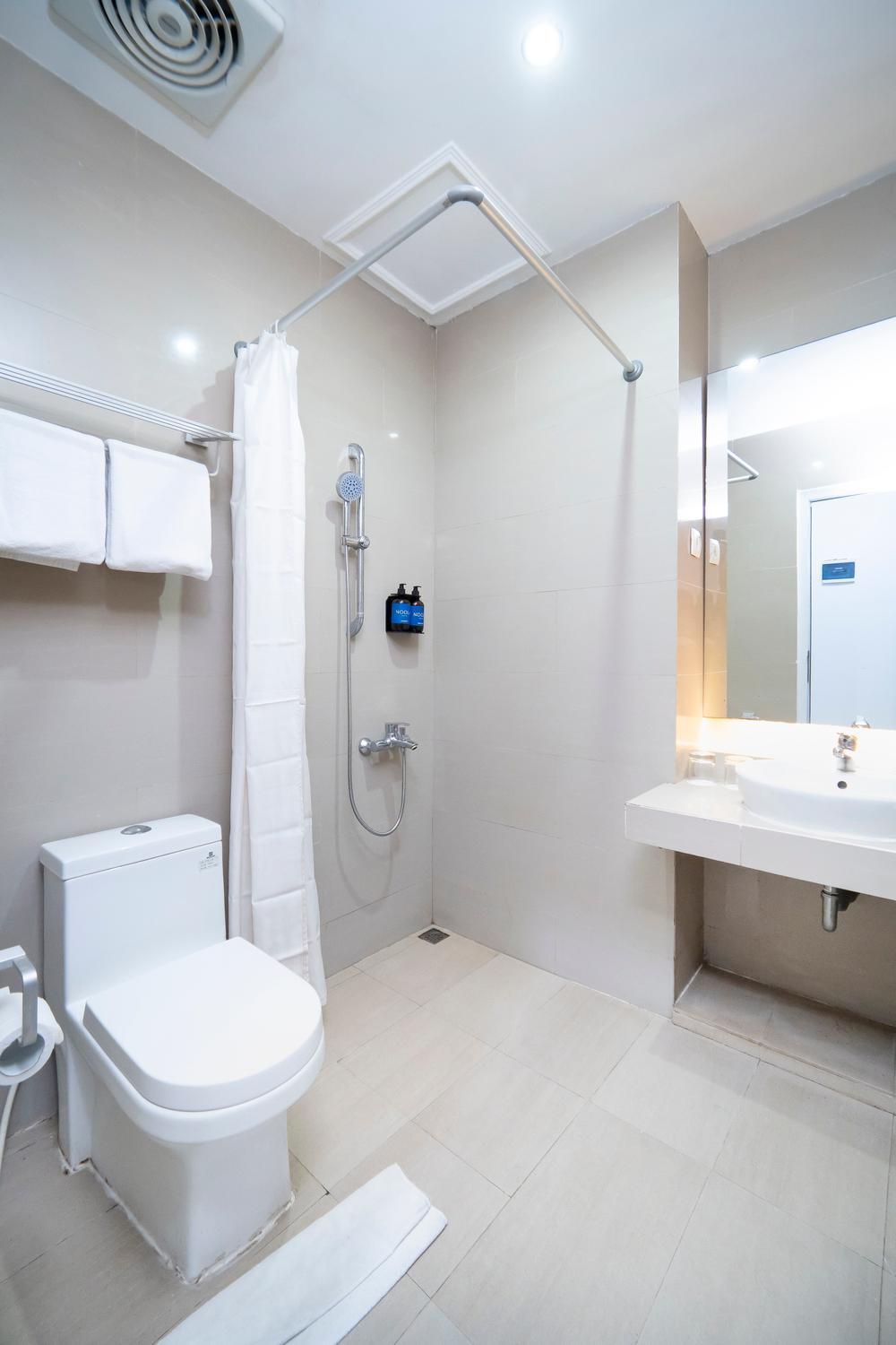 Noola Hotel Cilacap Buitenkant foto